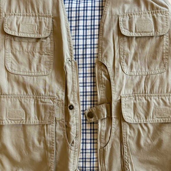 Vintage Khaki Woolrich Fishing Vest - Picture 6 of 7